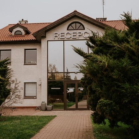 Hotel Garden Oleśnica Dış mekan fotoğraf