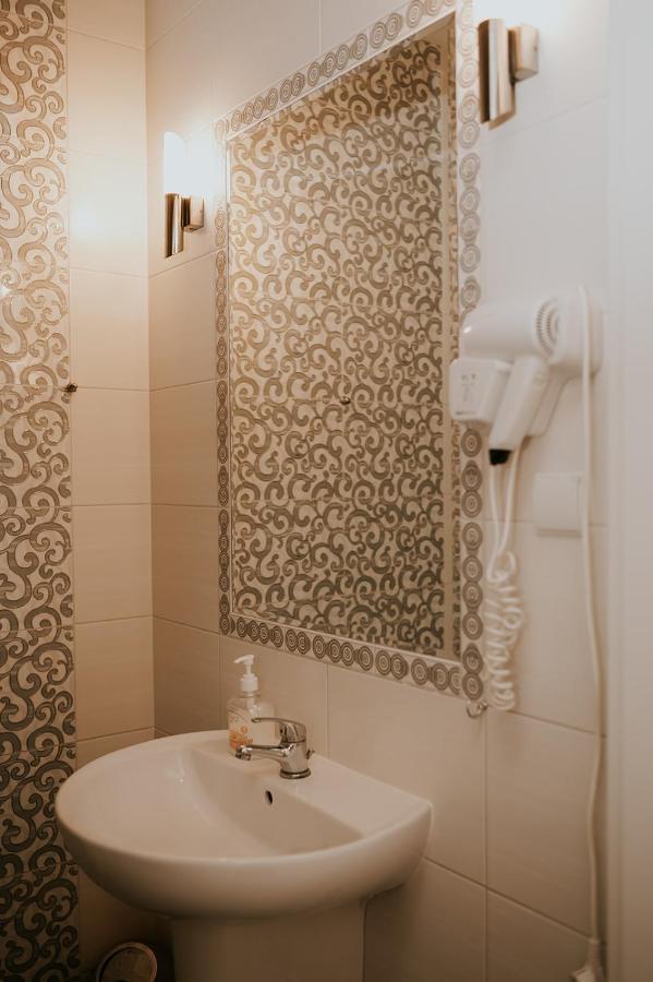Hotel Garden Oleśnica Dış mekan fotoğraf