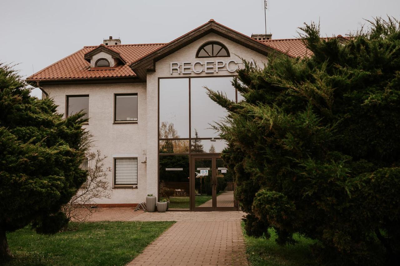 Hotel Garden Oleśnica Dış mekan fotoğraf