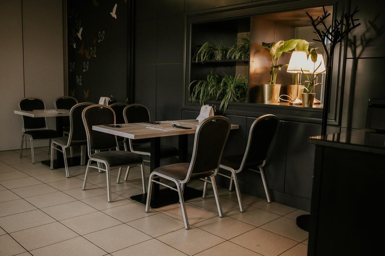 Hotel Garden Oleśnica Dış mekan fotoğraf