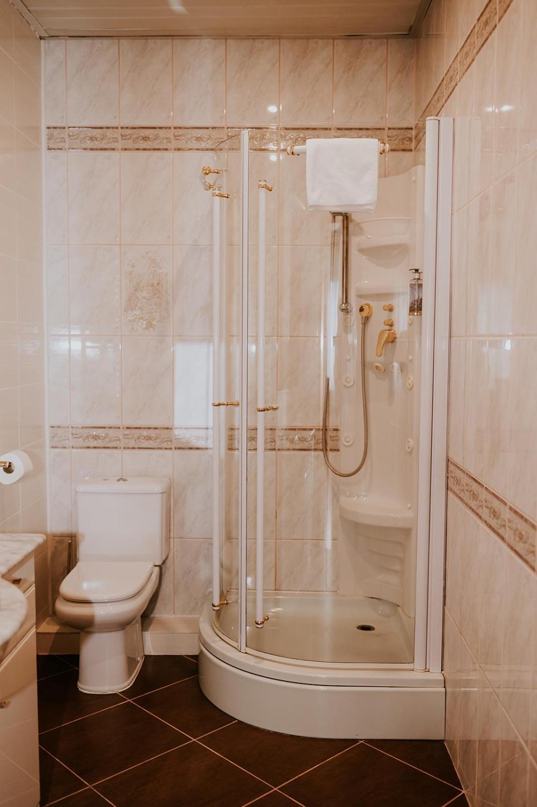 Hotel Garden Oleśnica Dış mekan fotoğraf