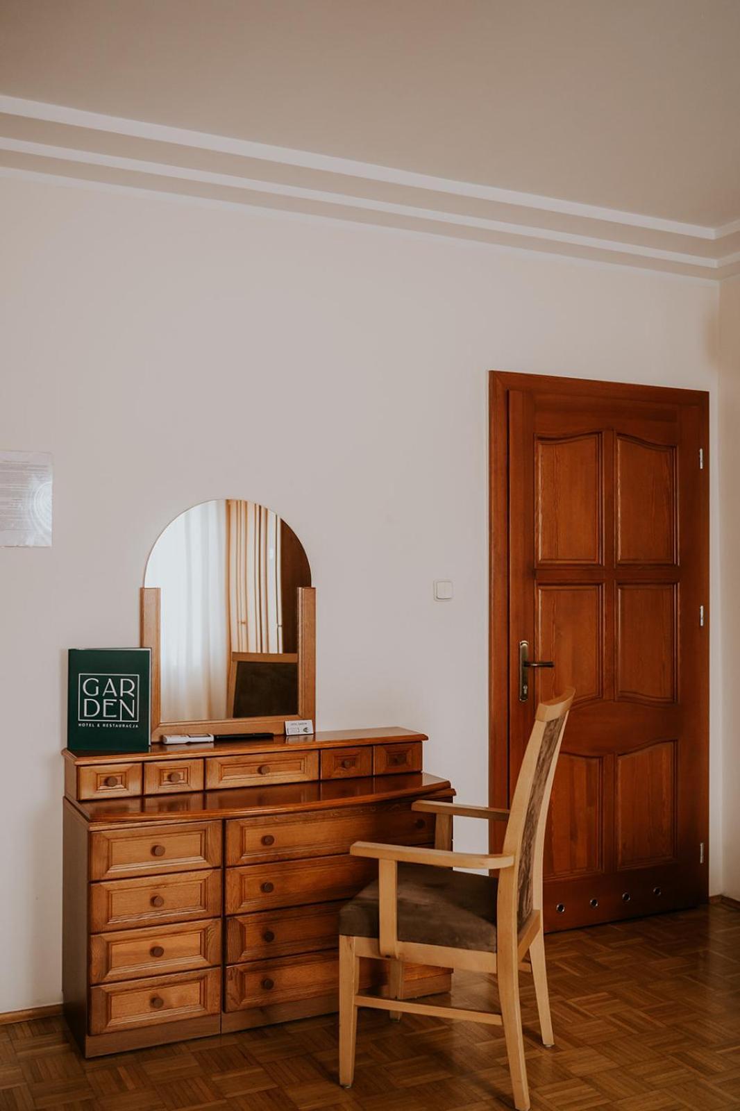 Hotel Garden Oleśnica Dış mekan fotoğraf